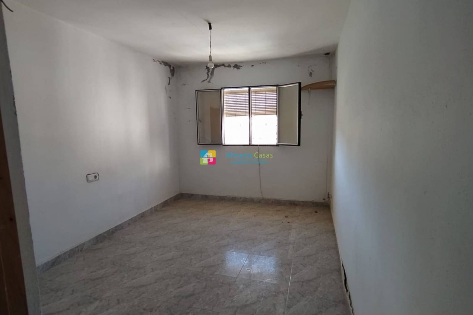 6 sovrum Hus till salu i Los Llanos (Zurgena) med garage - 87 000 € (Ref: 9583493)