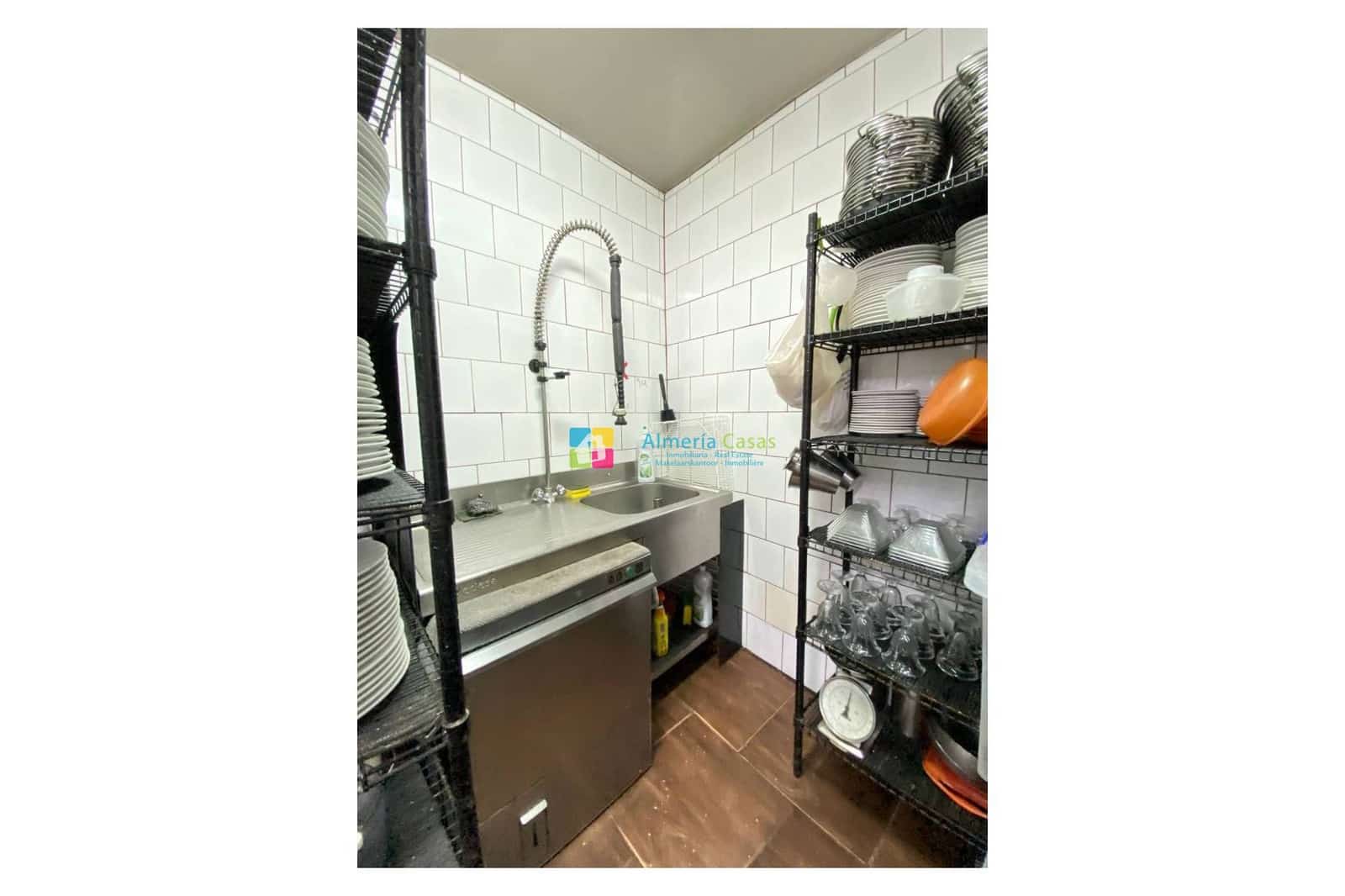 Komercyjne na sprzedaż w Albox - 64 950 € (Ref: 9588279)