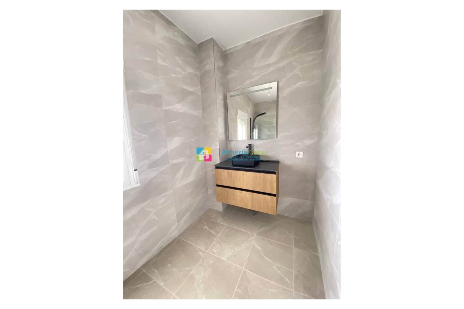 4 makuuhuone Huvila myytävänä paikassa Zurgena mukana uima-altaan - 294 000 € (Ref: 9588281)