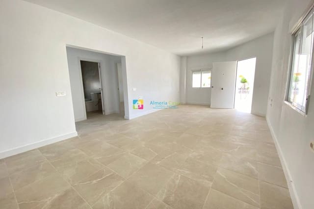 4 makuuhuone Huvila myytävänä paikassa Zurgena mukana uima-altaan - 294 000 € (Ref: 9588281)