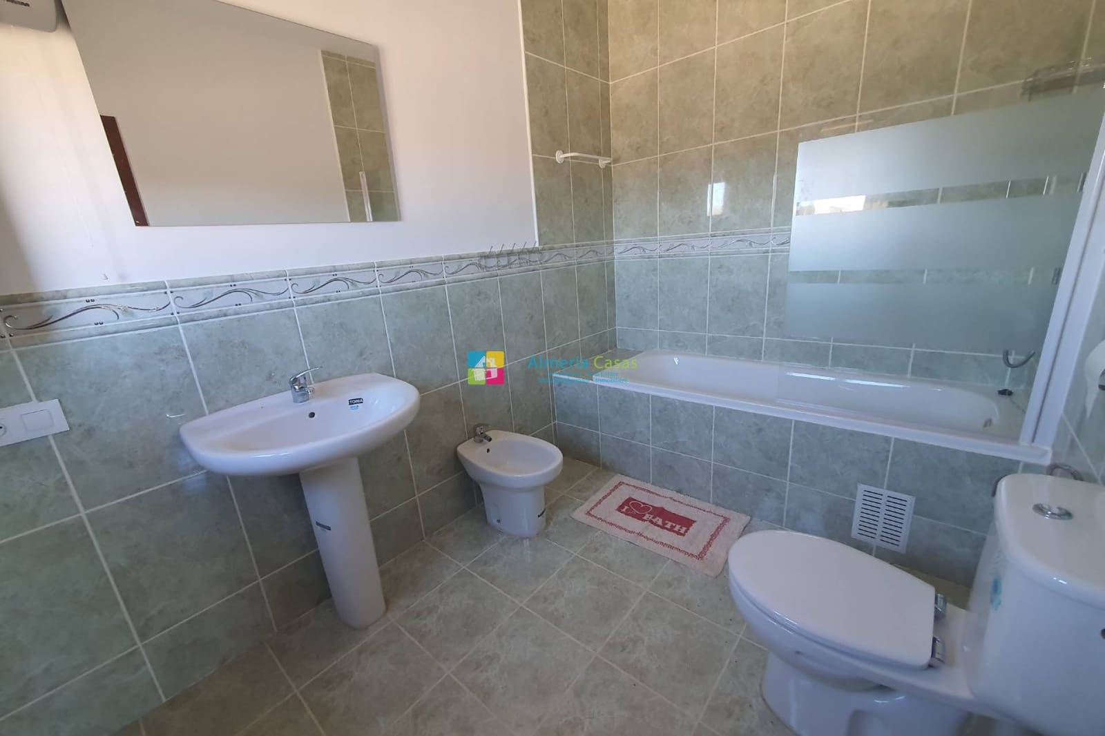 3 makuuhuone Huvila myytävänä paikassa El Cucador mukana uima-altaan - 299 000 € (Ref: 9596863)