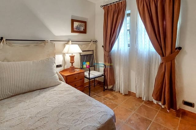 4 soveværelse Villa til salg i Cuevas del Almanzora med swimmingpool - € 420.000 (Ref: 9609517)