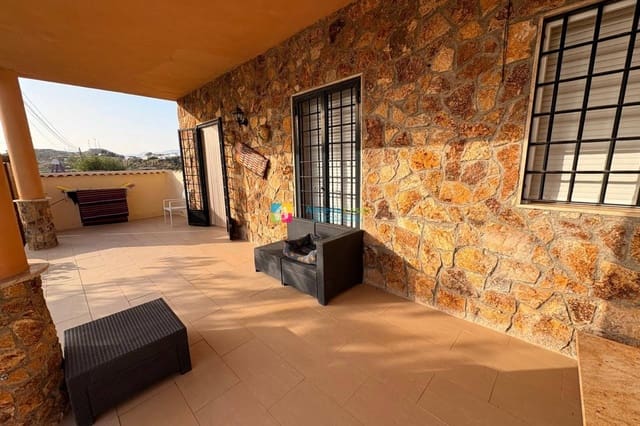 3 bedroom Villa for sale in Albox with pool - € 279,000 (Ref: 9618082)