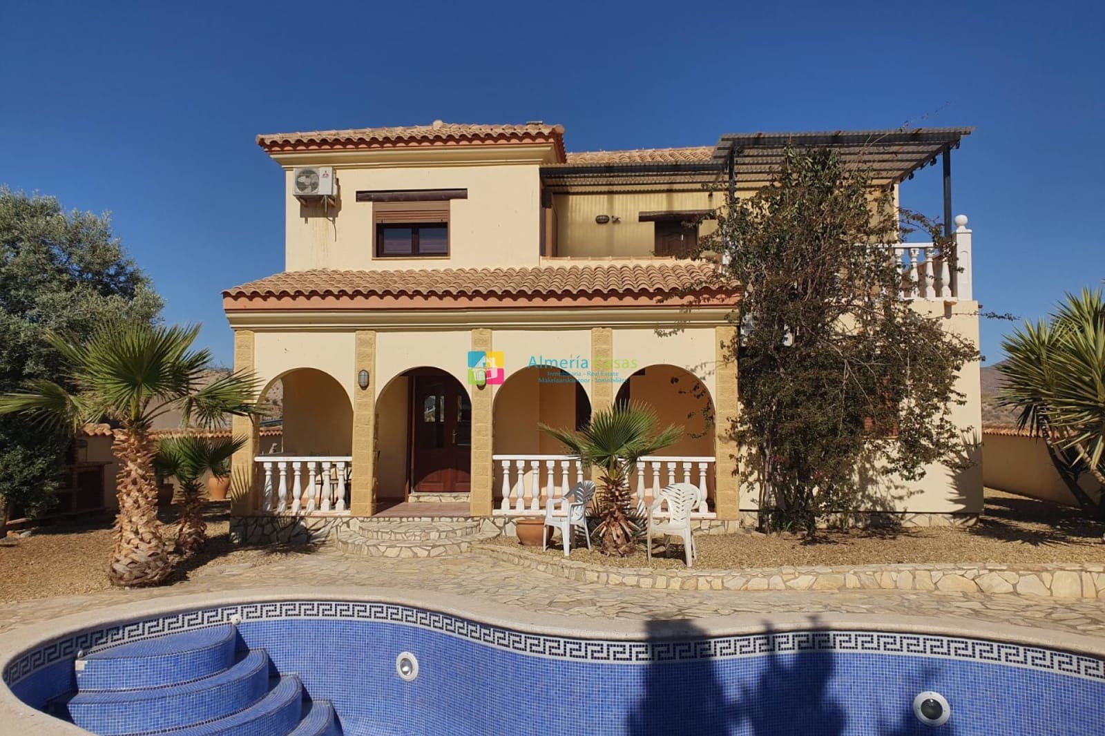 3 bedroom Villa for sale in El Cucador with pool - € 299,000 (Ref: 9650282)