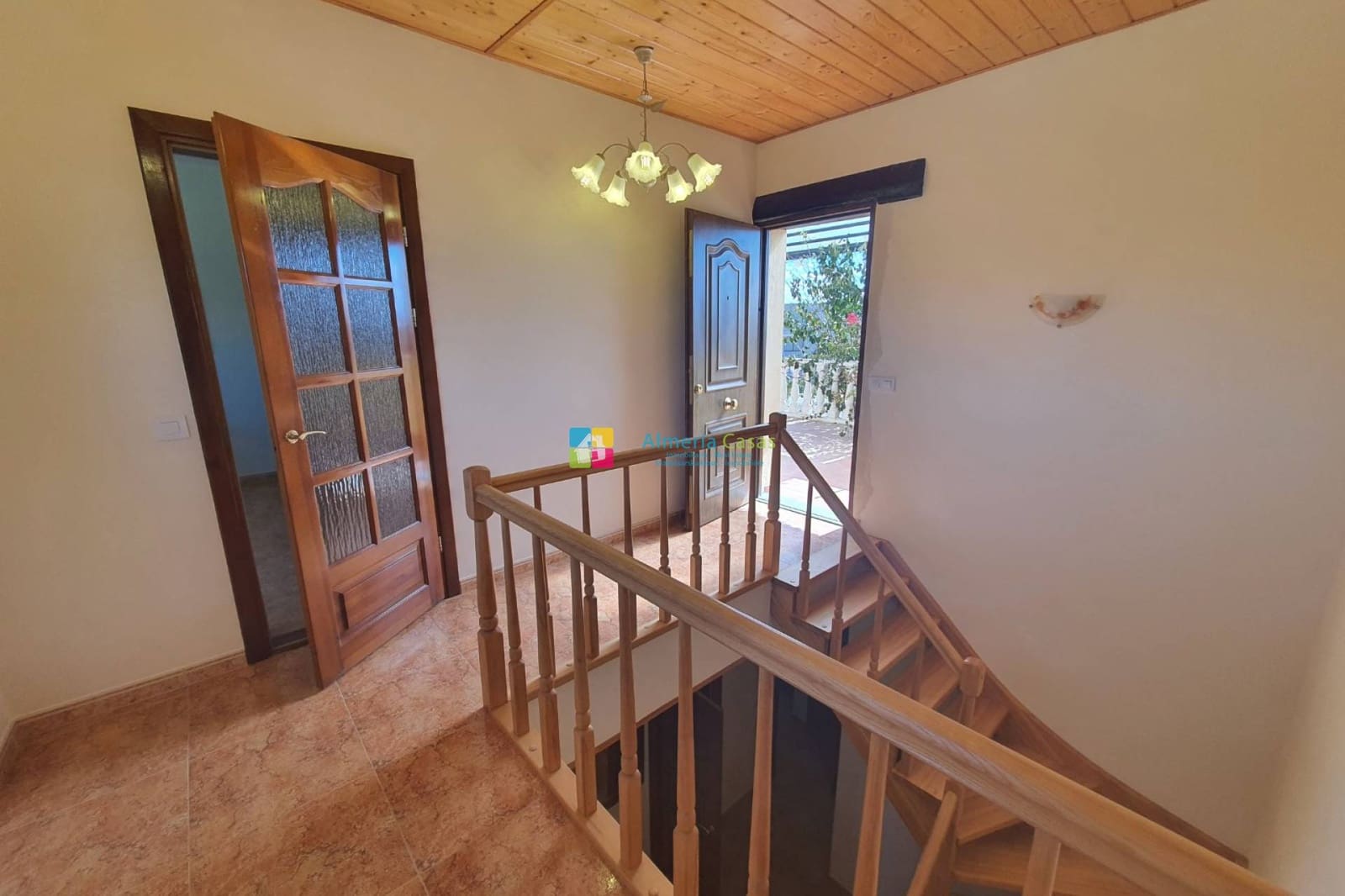3 bedroom Villa for sale in El Cucador with pool - € 299,000 (Ref: 9650282)