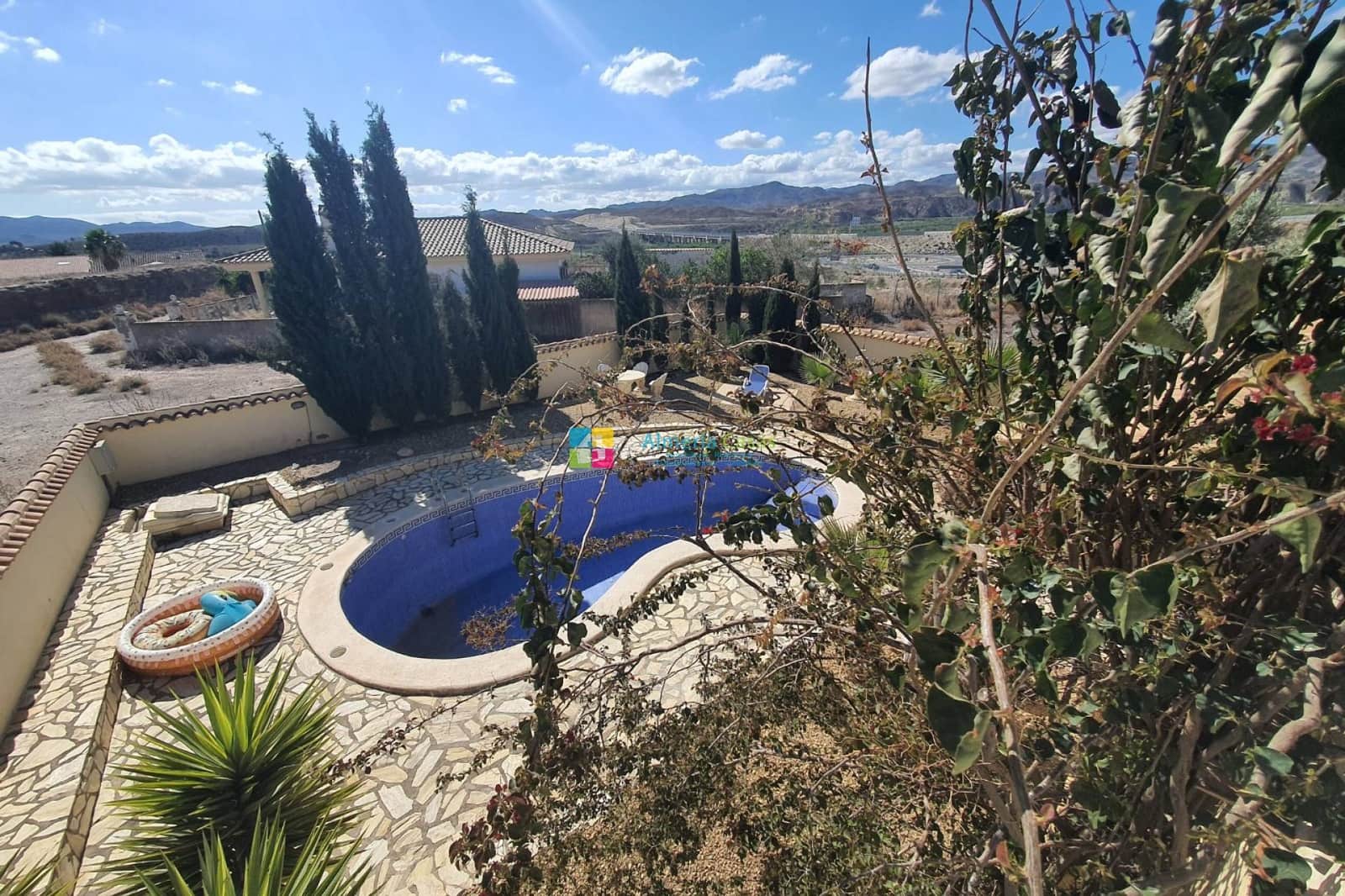 3 bedroom Villa for sale in El Cucador with pool - € 299,000 (Ref: 9650282)