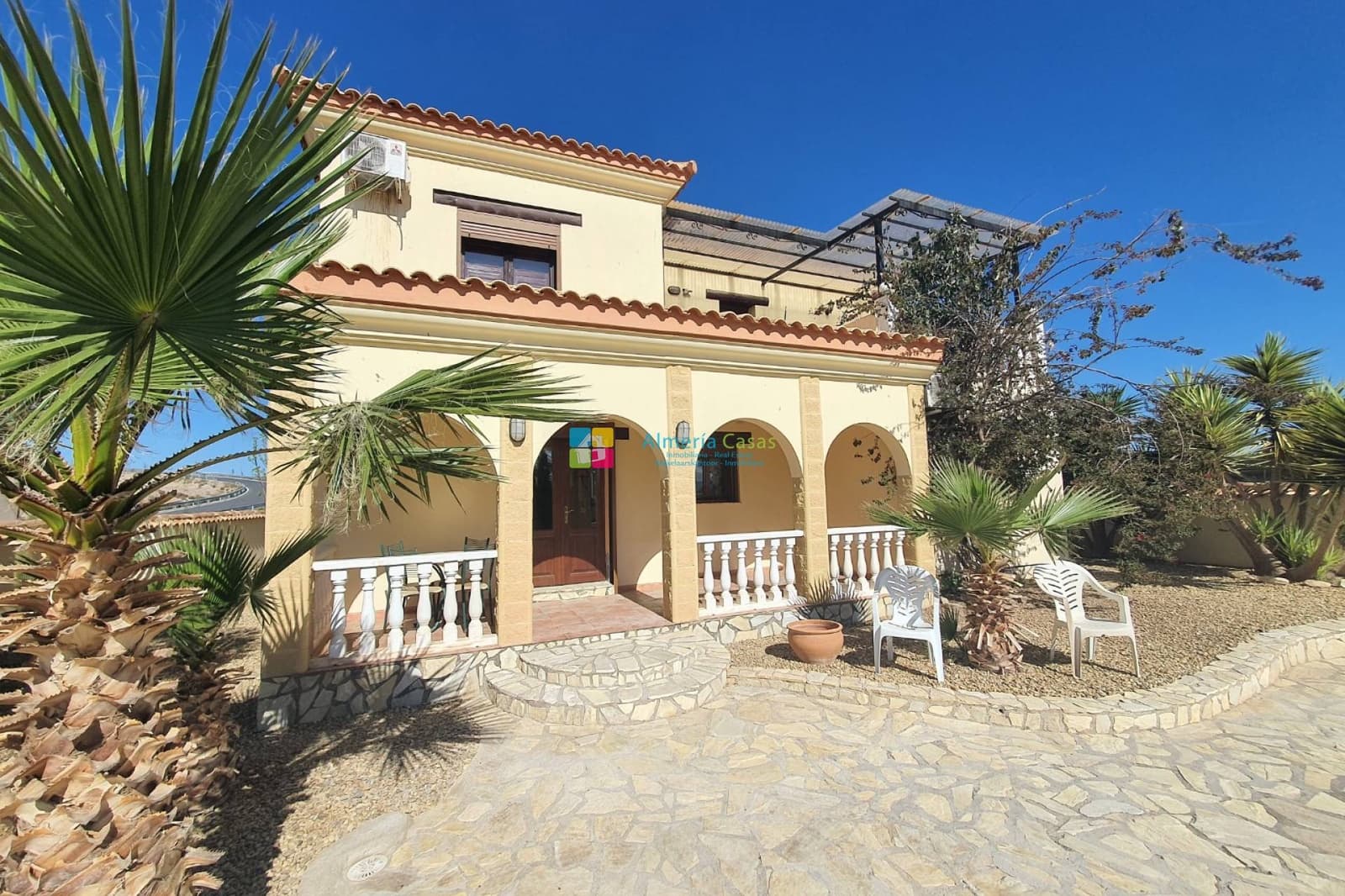 3 bedroom Villa for sale in El Cucador with pool - € 299,000 (Ref: 9650282)