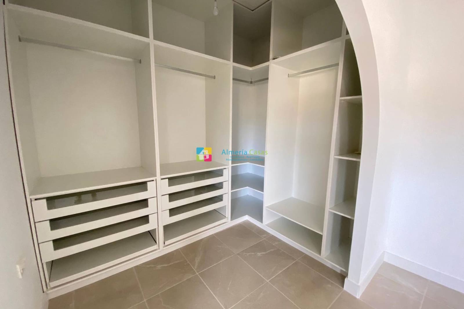 4 Zimmer Villa zu verkaufen in Zurgena mit Pool - 294.000 € (Ref: 9672130)