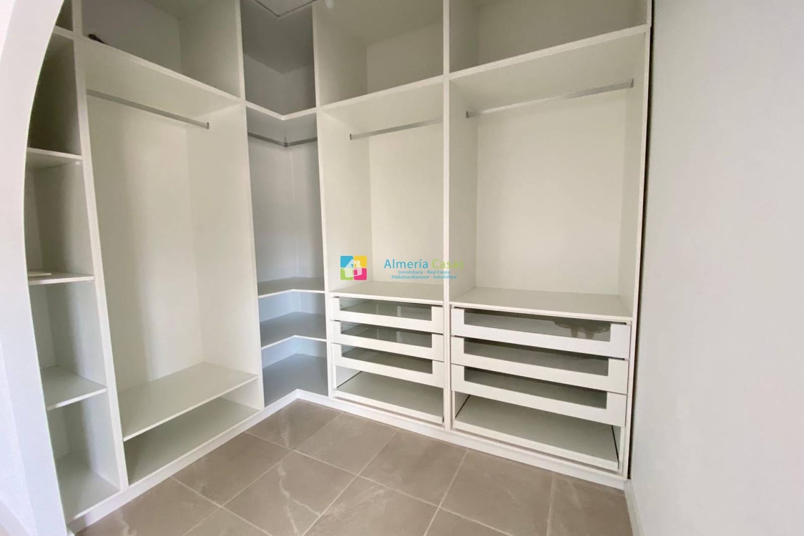 4 Zimmer Villa zu verkaufen in Zurgena mit Pool - 294.000 € (Ref: 9672130)