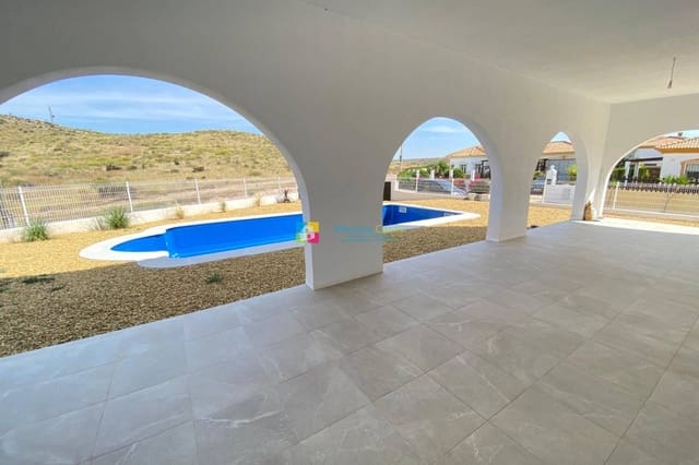 4 Zimmer Villa zu verkaufen in Zurgena mit Pool - 294.000 € (Ref: 9672130)