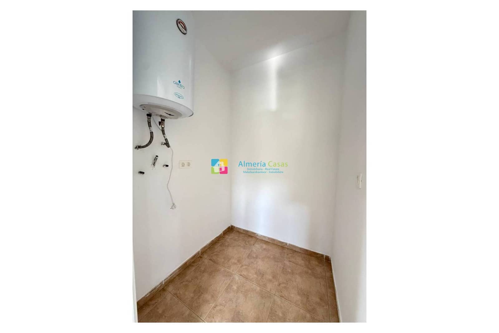 3 bedroom Villa for sale in Sorbas - € 139,000 (Ref: 9675965)