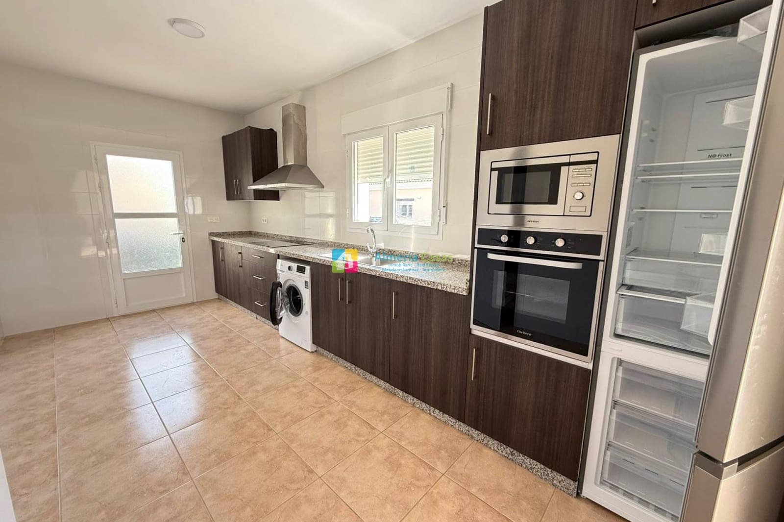 3 bedroom Villa for sale in Sorbas - € 139,000 (Ref: 9675965)