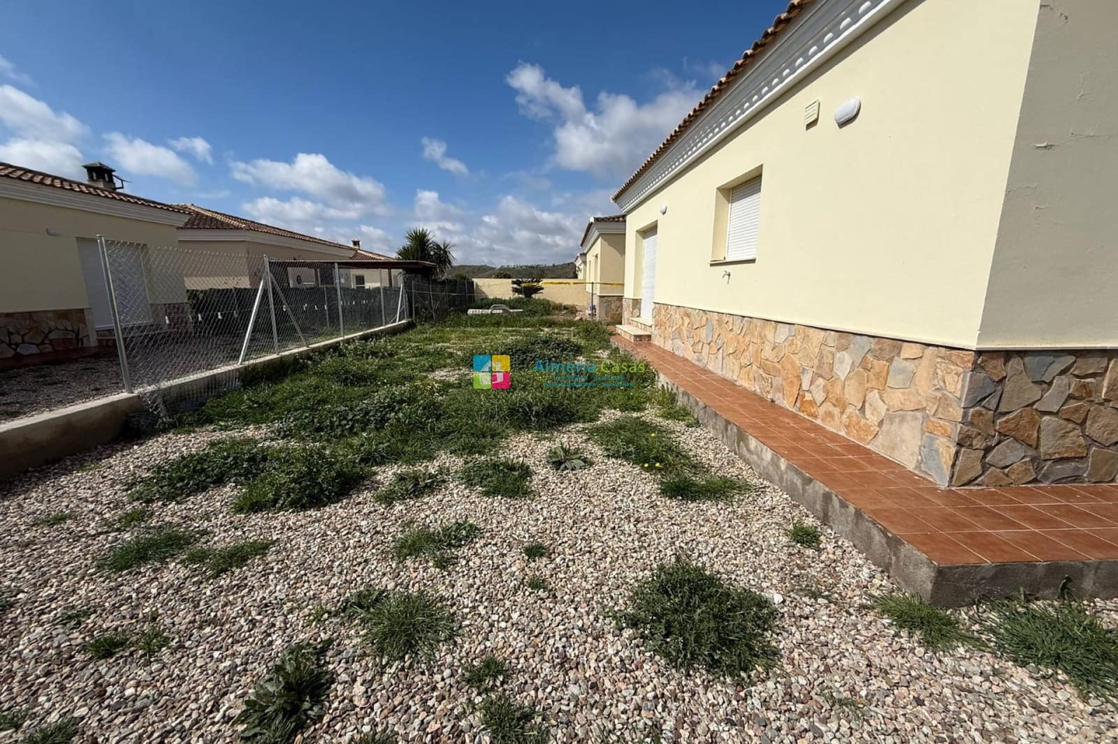 3 bedroom Villa for sale in Sorbas - € 139,000 (Ref: 9675965)