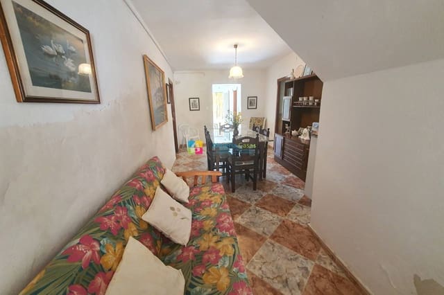 Casa de 6 habitaciones en Fines en venta - 68.000 € (Ref: 9684250)