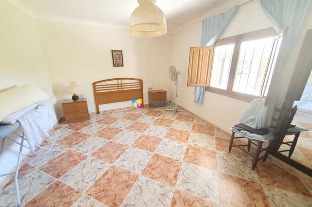 Casa de 6 habitaciones en Fines en venta - 68.000 € (Ref: 9684250)