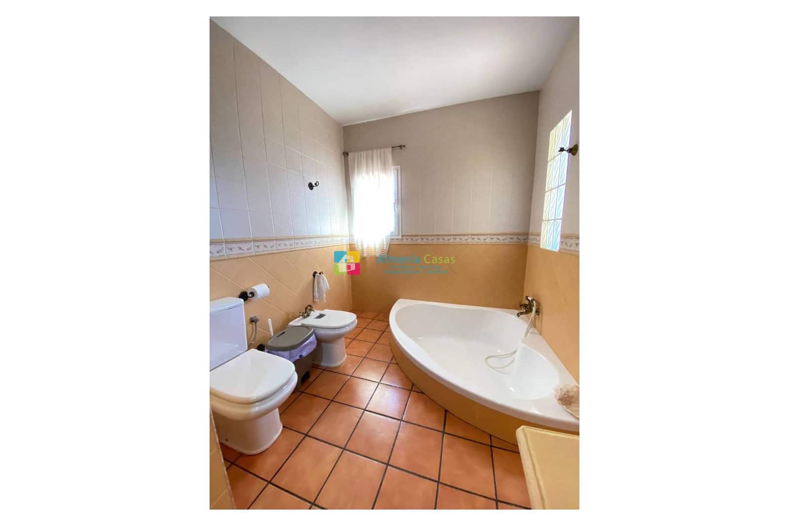 4 bedroom Villa for sale in Cuevas del Almanzora - € 295,000 (Ref: 9684252)