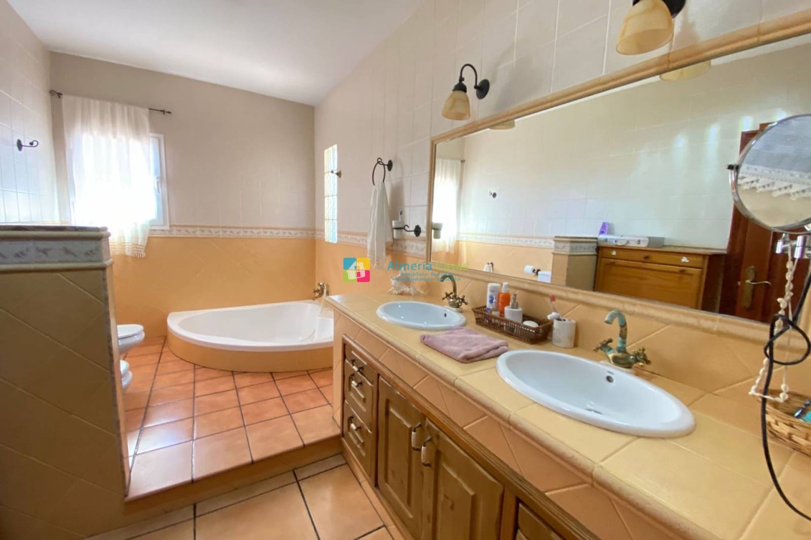 4 bedroom Villa for sale in Cuevas del Almanzora - € 295,000 (Ref: 9684252)