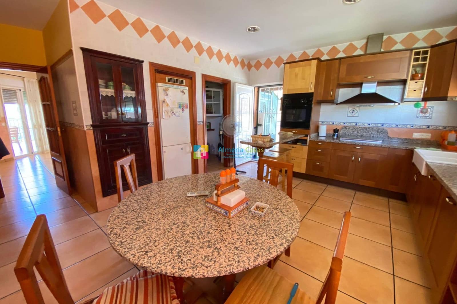 4 bedroom Villa for sale in Cuevas del Almanzora - € 295,000 (Ref: 9684252)