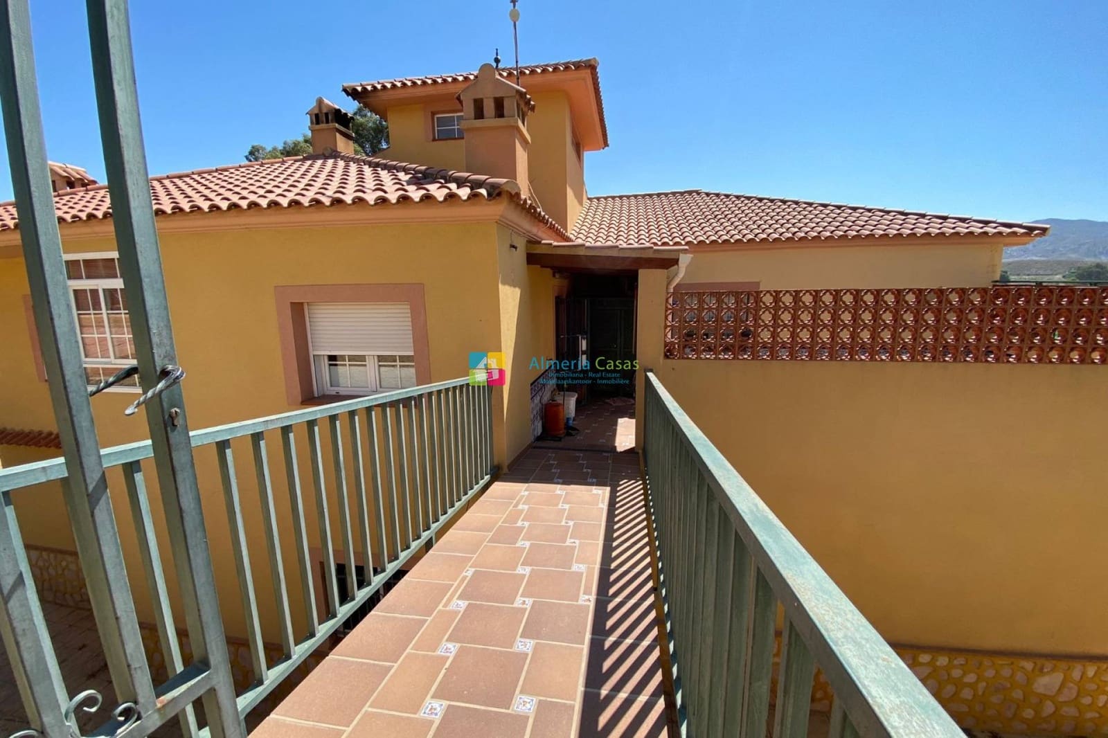 4 bedroom Villa for sale in Cuevas del Almanzora - € 295,000 (Ref: 9684252)