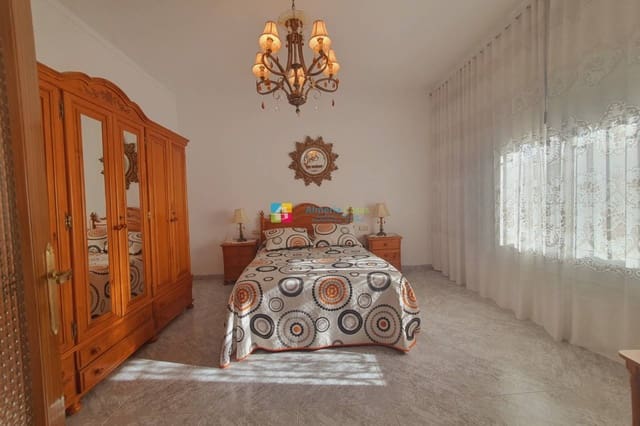Casa de 4 habitaciones en La Alfoquia, Zurgena en venta - 155.000 € (Ref: 9687489)