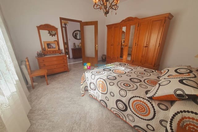 Casa de 4 habitaciones en La Alfoquia, Zurgena en venta - 155.000 € (Ref: 9687489)