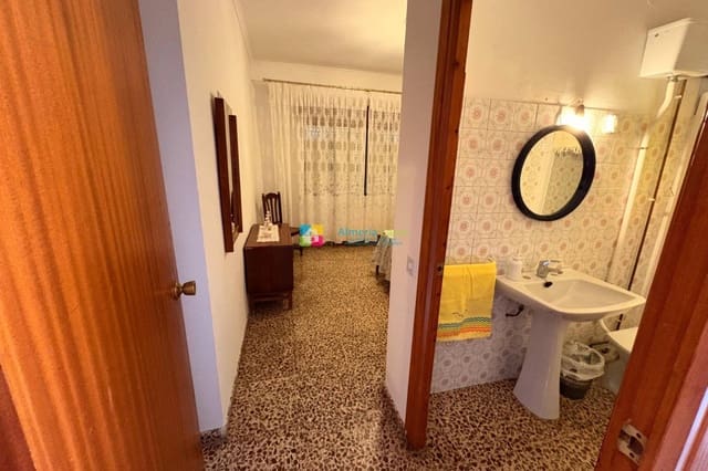 8 bedroom Townhouse for sale in Sierro - € 224,950 (Ref: 9699697)