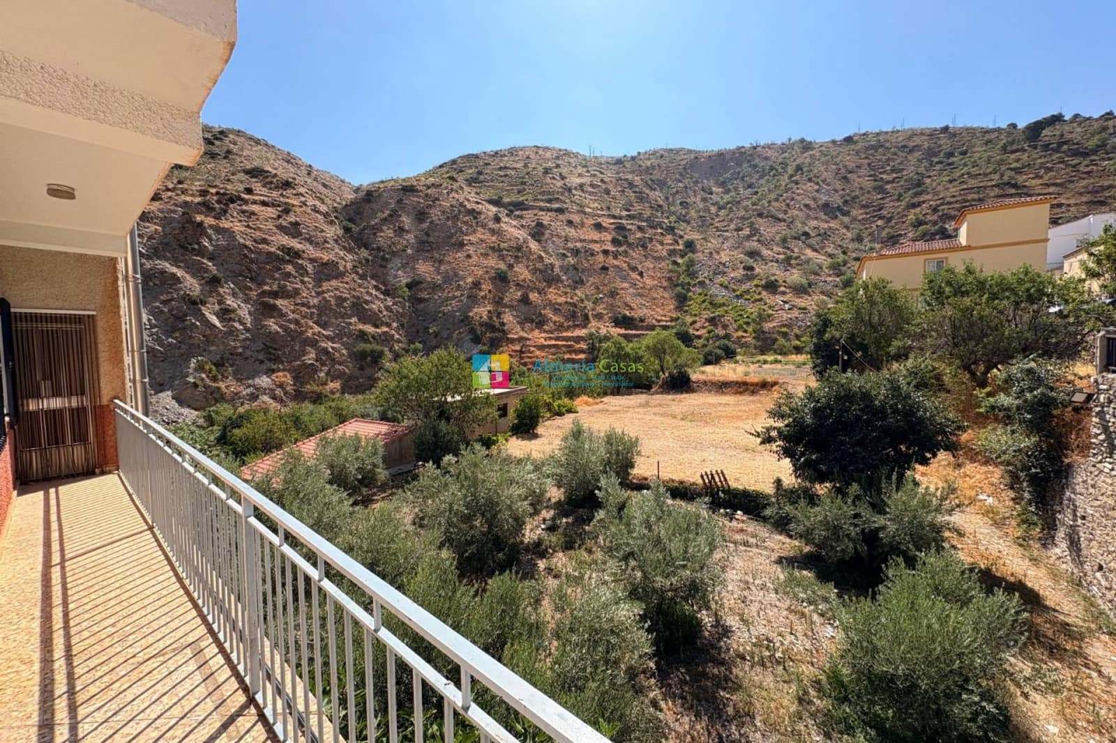 8 bedroom Townhouse for sale in Sierro - € 224,950 (Ref: 9699697)