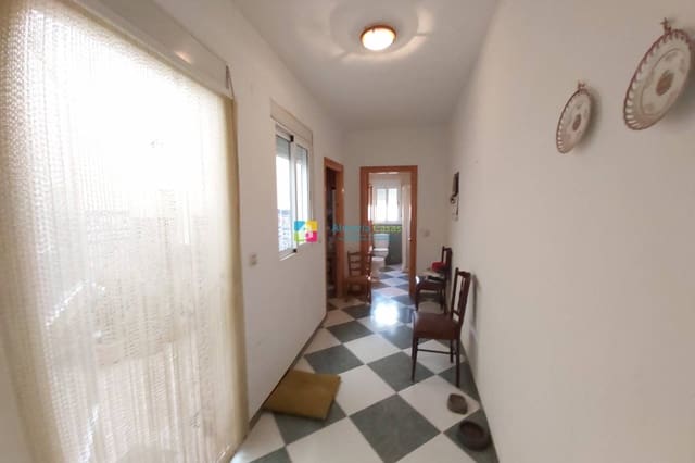 Casa de 6 habitaciones en Albanchez en venta - 95.000 € (Ref: 9713442)