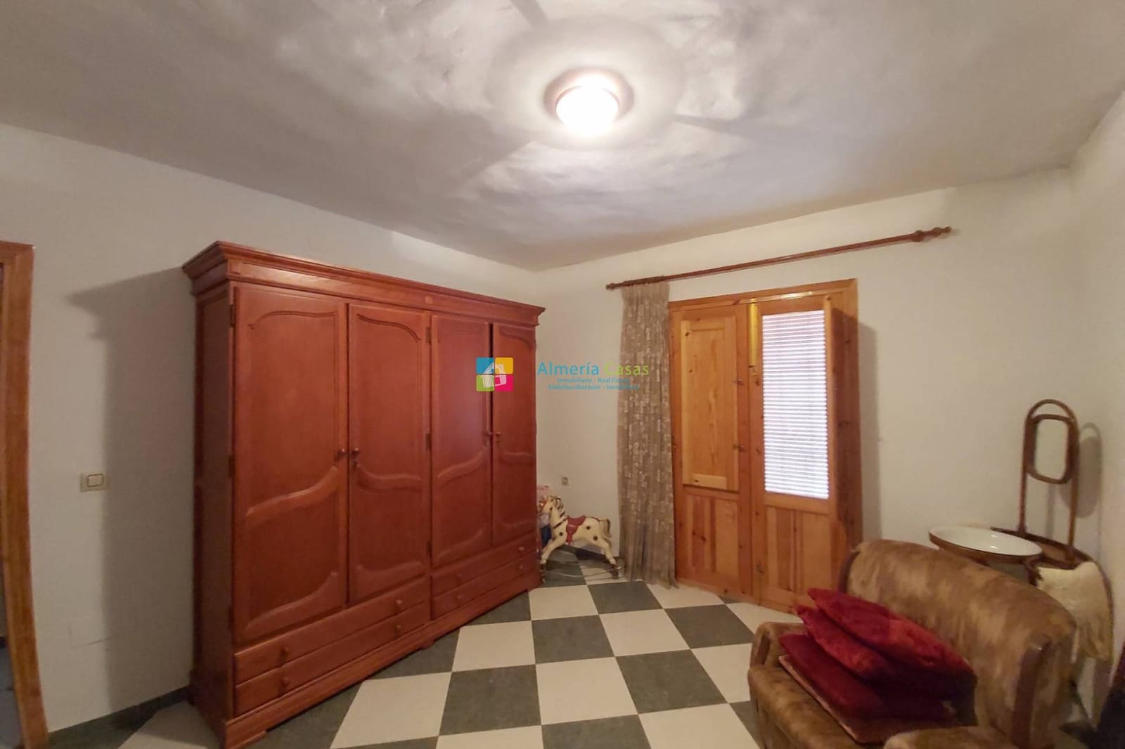 6 bedroom Townhouse for sale in Albanchez - € 95,000 (Ref: 9713442)