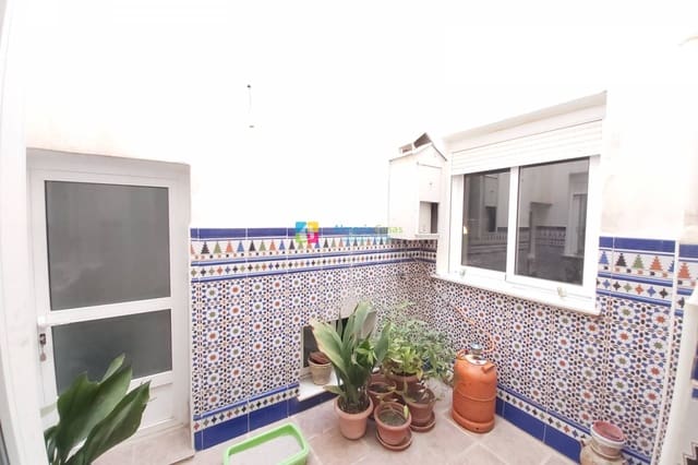 Casa de 6 habitaciones en Albanchez en venta - 95.000 € (Ref: 9713442)