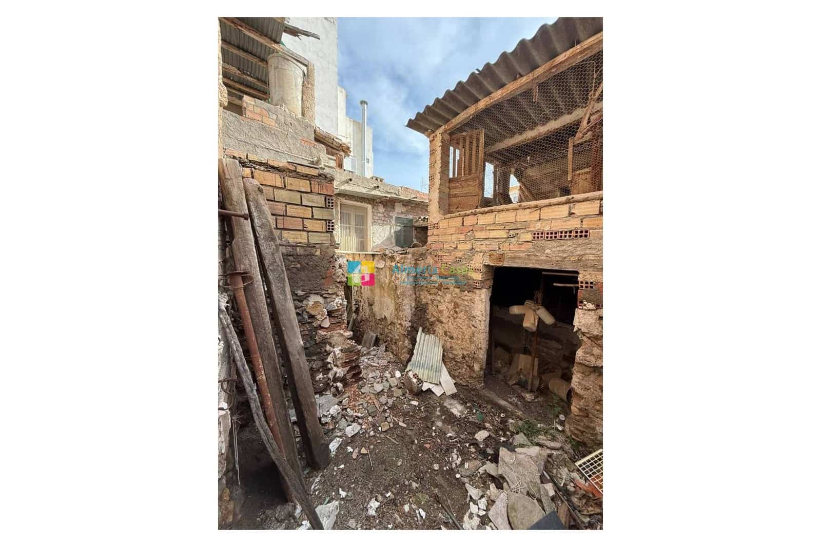 6 bedroom Townhouse for sale in Cantoria - € 65,000 (Ref: 9713445)