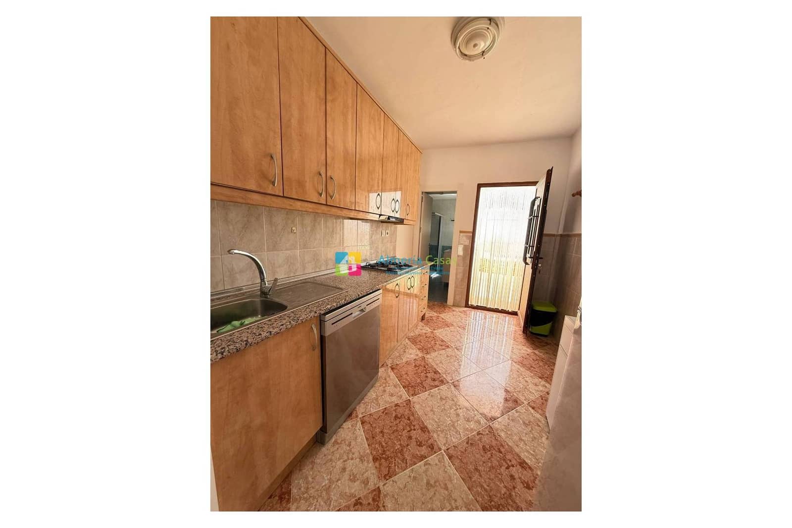 2 bedroom Townhouse for rent in Albox with pool - € 650 (Ref: 9787671)