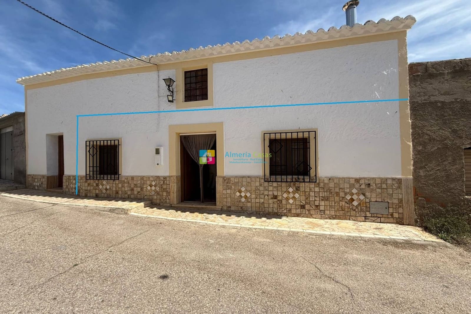 2 bedroom Townhouse for rent in Albox with pool - € 650 (Ref: 9787671)