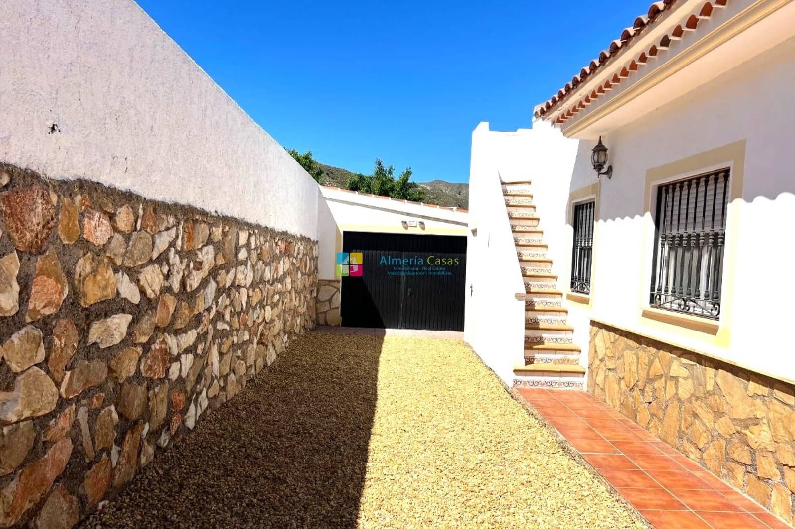 5 Zimmer Villa zu verkaufen in Arboleas mit Pool - 359.995 € (Ref: 9789412)