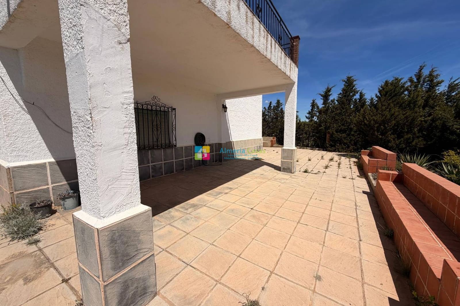 5 soveværelse Finca/Landehus til salg i Saliente Alto med garage - € 149.950 (Ref: 9789570)