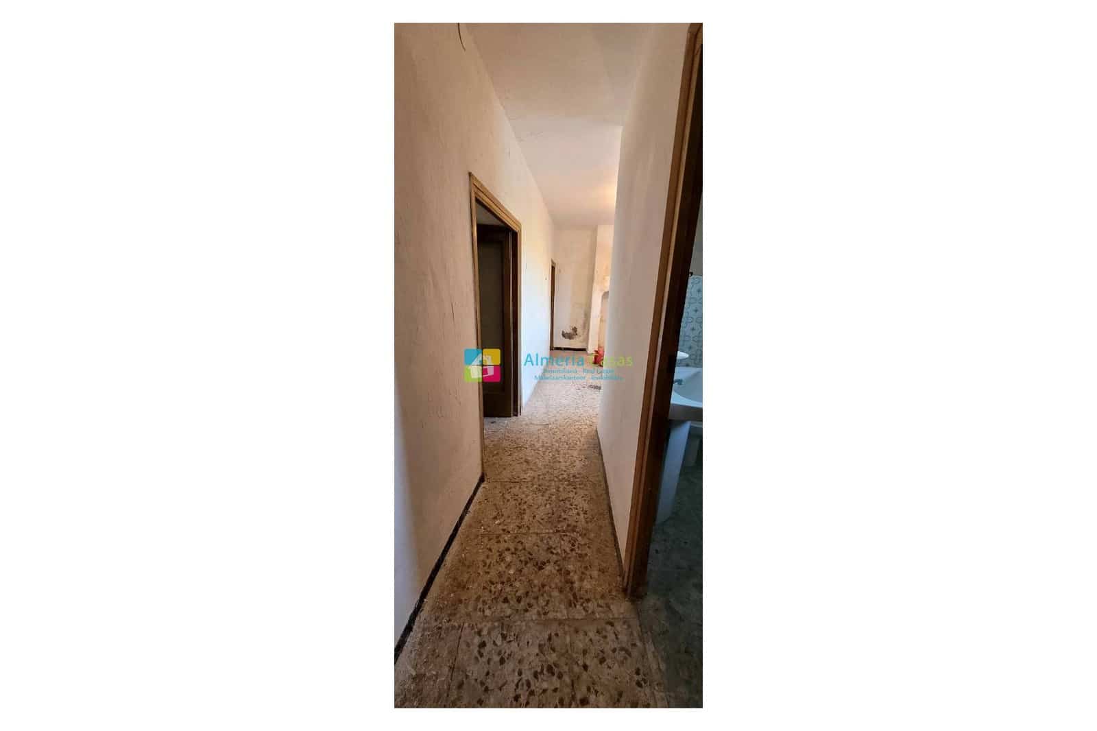 7 chambre Maison de Ville à vendre à Albanchez - 55 000 € (Ref: 9797709)