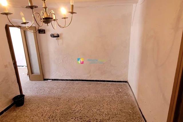 7 chambre Maison de Ville à vendre à Albanchez - 55 000 € (Ref: 9797709)