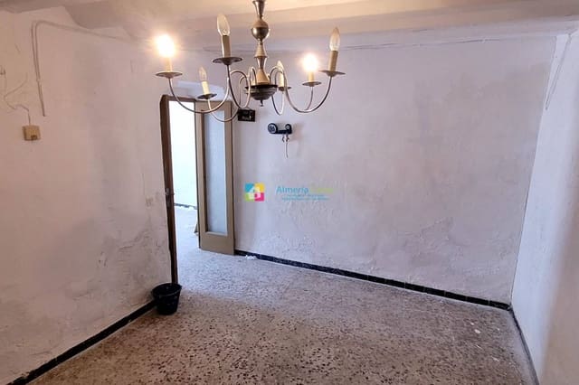 7 chambre Maison de Ville à vendre à Albanchez - 55 000 € (Ref: 9797709)