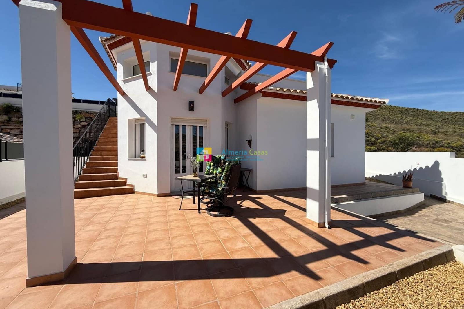 Chalet de 3 habitaciones en Arboleas en venta con piscina - 294.950 € (Ref: 9807086)