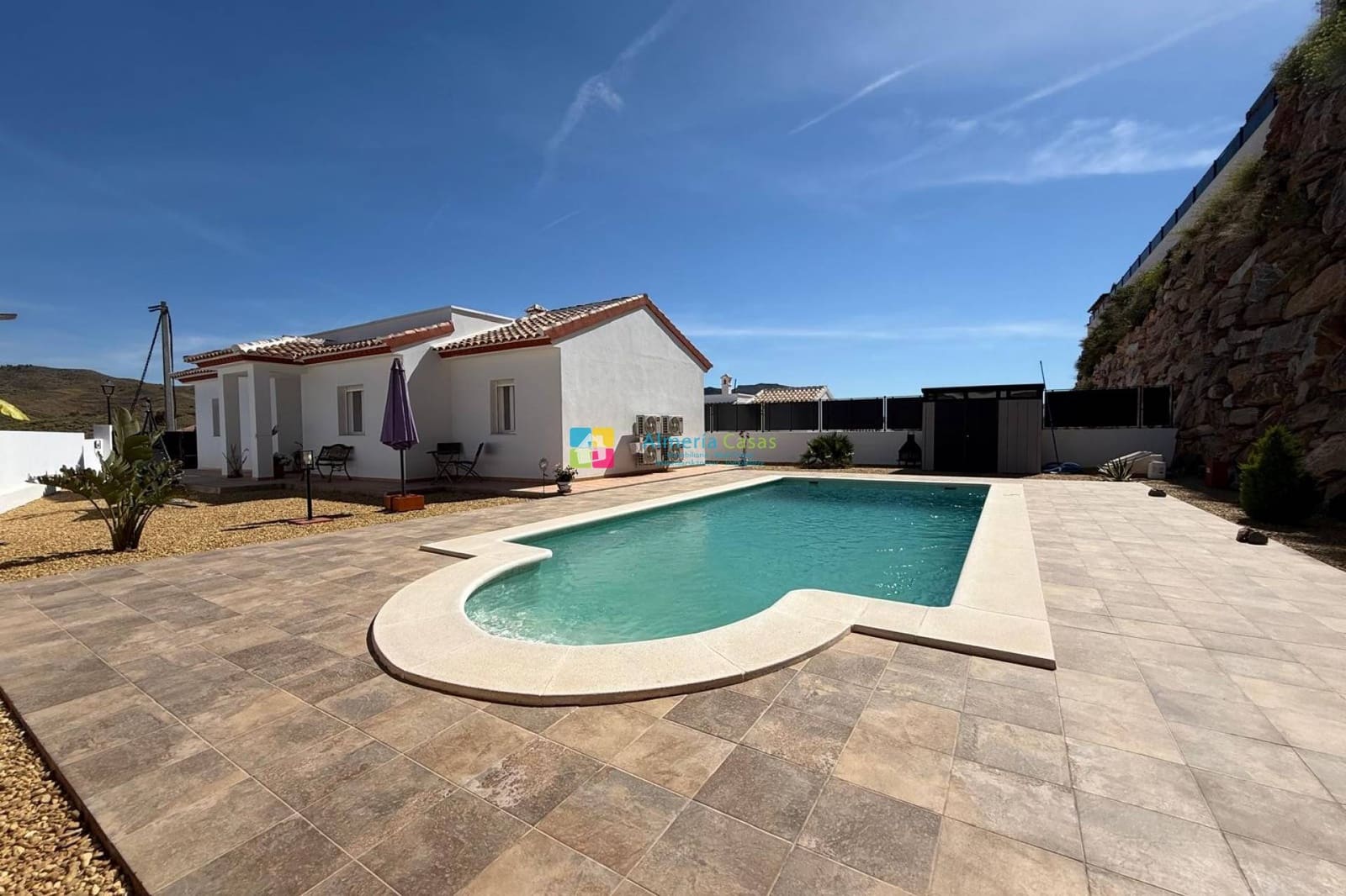 Chalet de 3 habitaciones en Arboleas en venta con piscina - 294.950 € (Ref: 9807086)