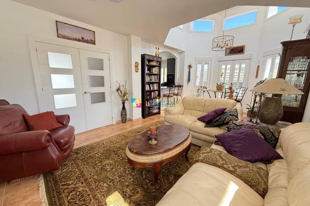 Chalet de 3 habitaciones en Arboleas en venta con piscina - 294.950 € (Ref: 9807086)