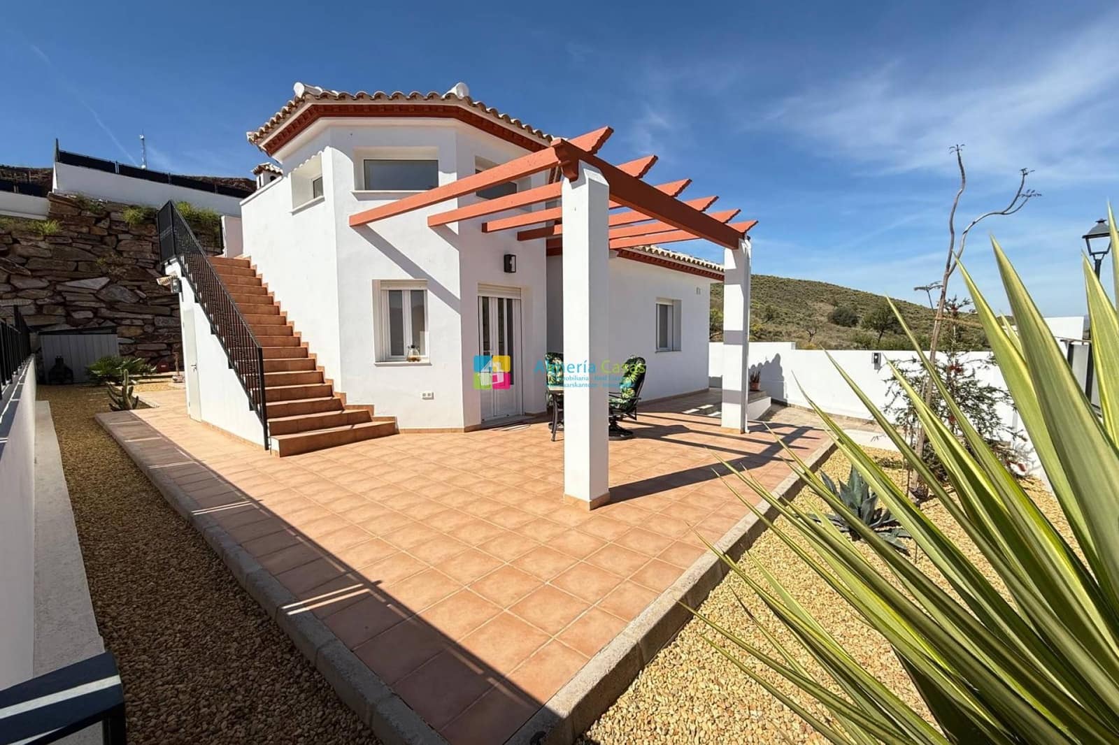 Chalet de 3 habitaciones en Arboleas en venta con piscina - 294.950 € (Ref: 9807086)