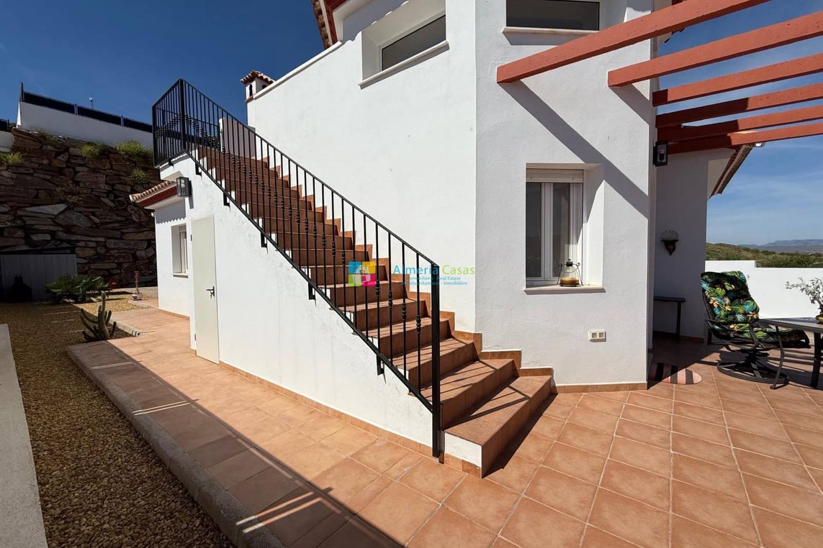 Chalet de 3 habitaciones en Arboleas en venta con piscina - 294.950 € (Ref: 9807086)