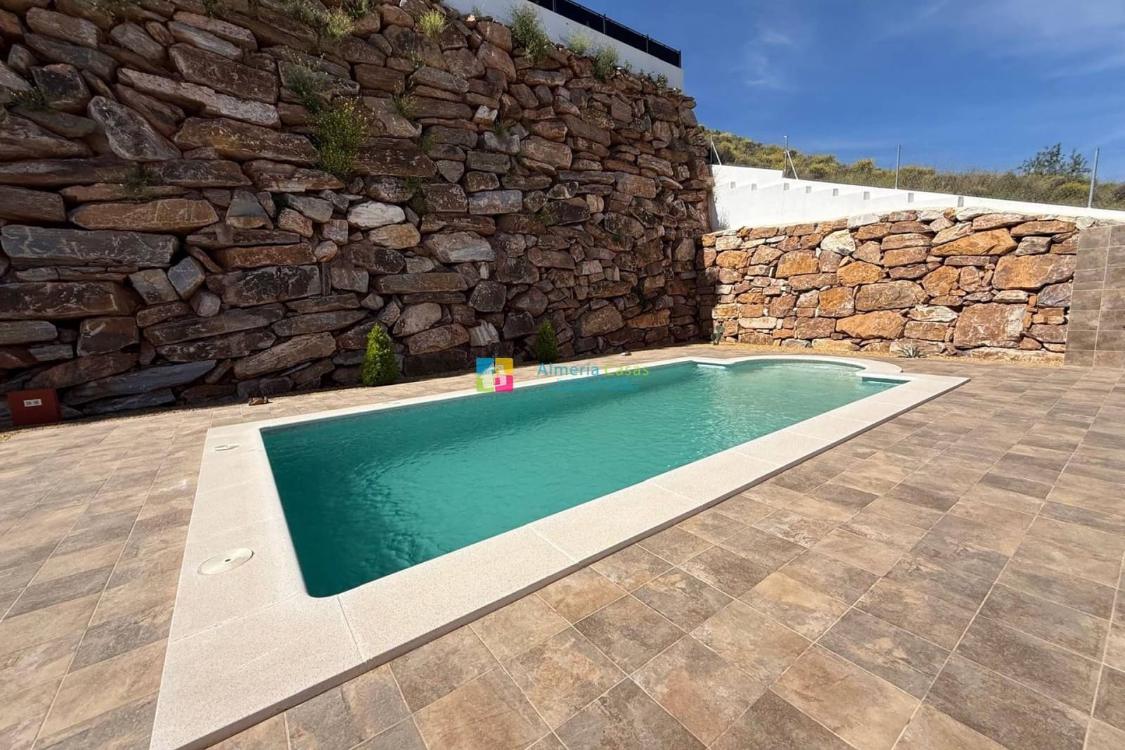 Chalet de 3 habitaciones en Arboleas en venta con piscina - 294.950 € (Ref: 9807086)