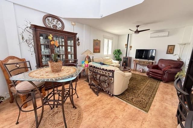 Chalet de 3 habitaciones en Arboleas en venta con piscina - 294.950 € (Ref: 9807086)