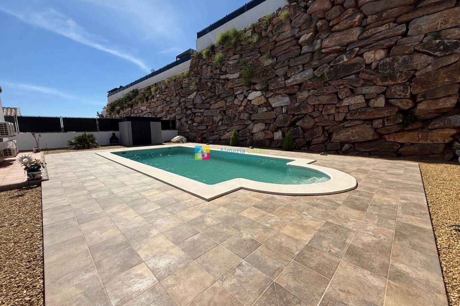 Chalet de 3 habitaciones en Arboleas en venta con piscina - 294.950 € (Ref: 9807086)