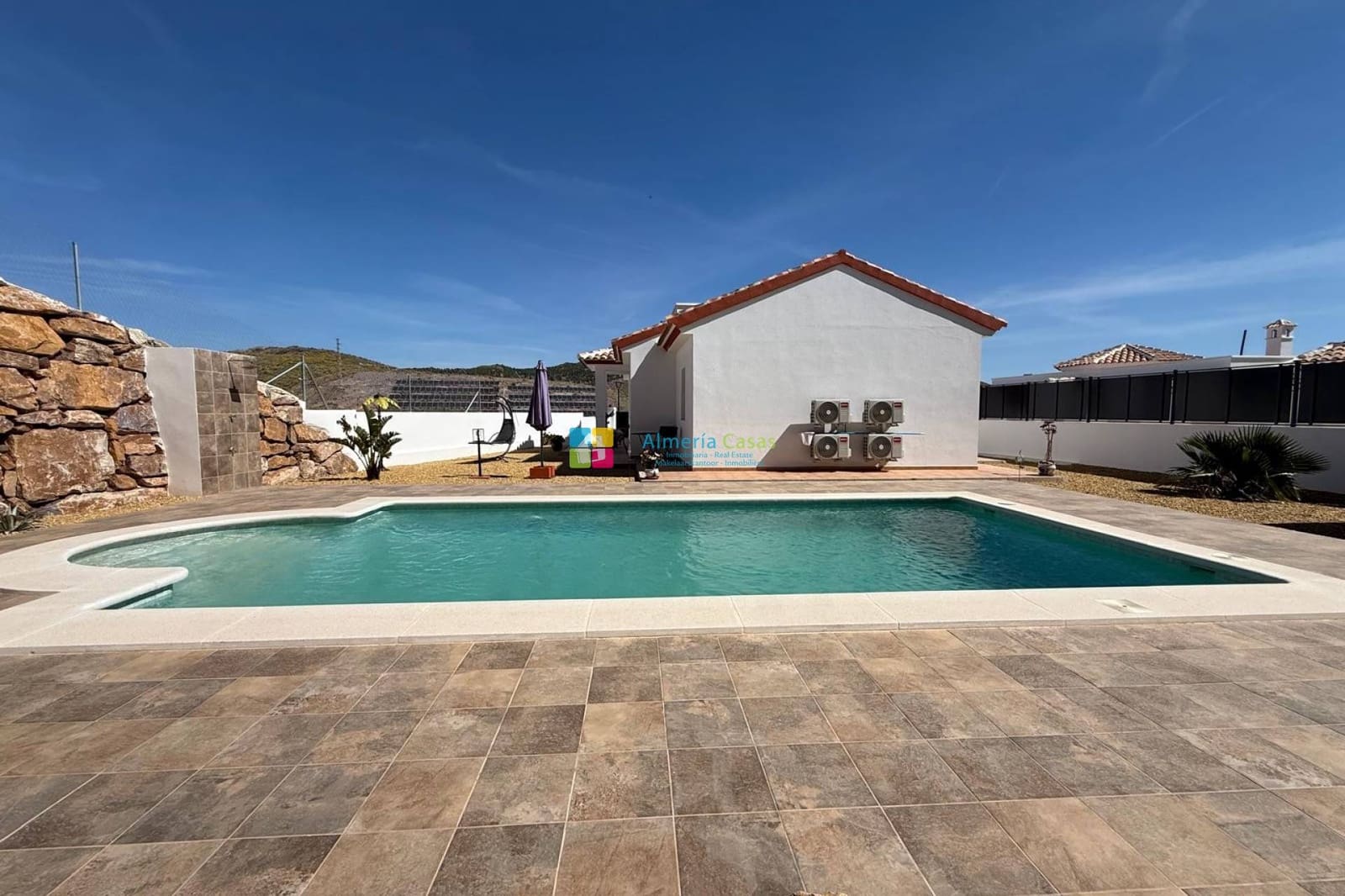 Chalet de 3 habitaciones en Arboleas en venta con piscina - 294.950 € (Ref: 9807086)