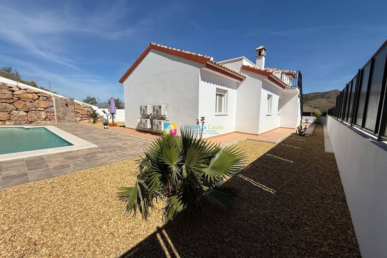 Chalet de 3 habitaciones en Arboleas en venta con piscina - 294.950 € (Ref: 9807086)