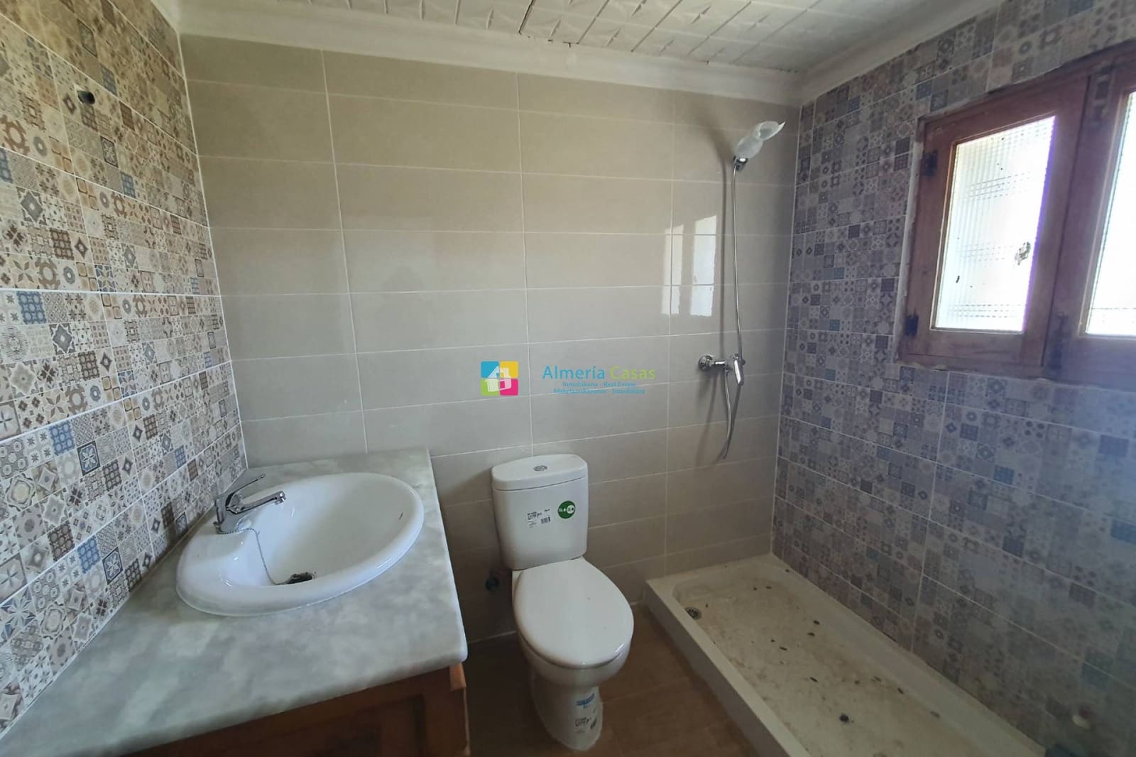 6 bedroom Finca/Country House for sale in La Concepcion - € 130,000 (Ref: 9814699)