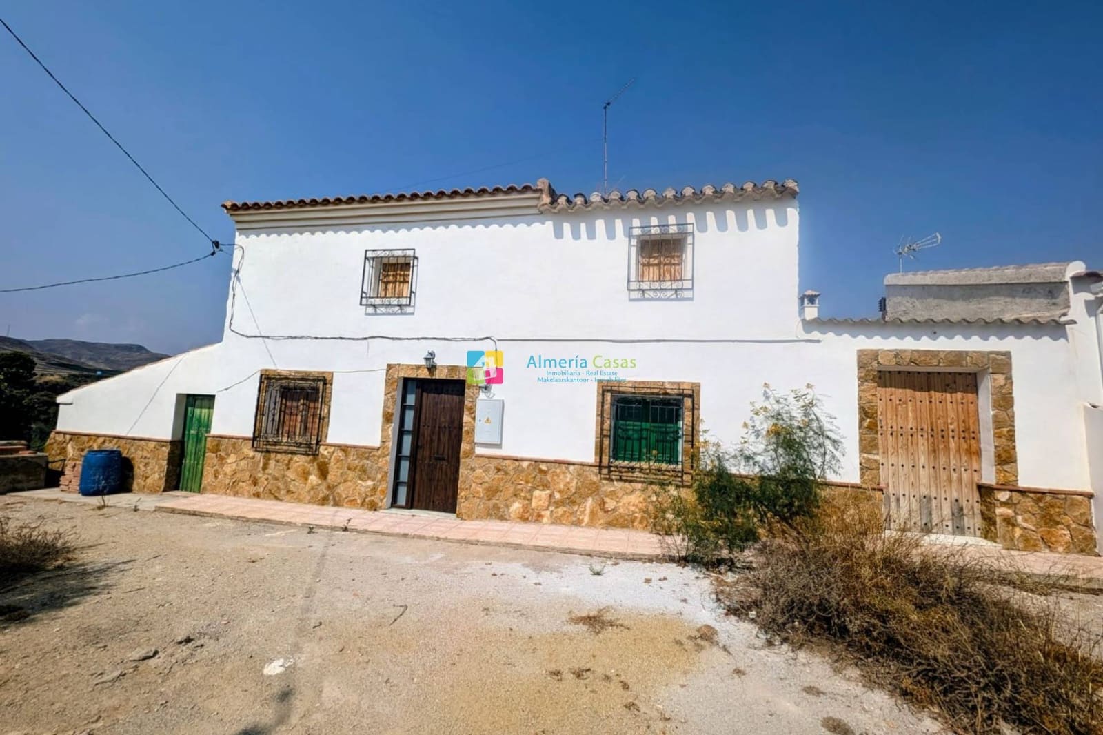 6 bedroom Finca/Country House for sale in La Concepcion - € 130,000 (Ref: 9814699)